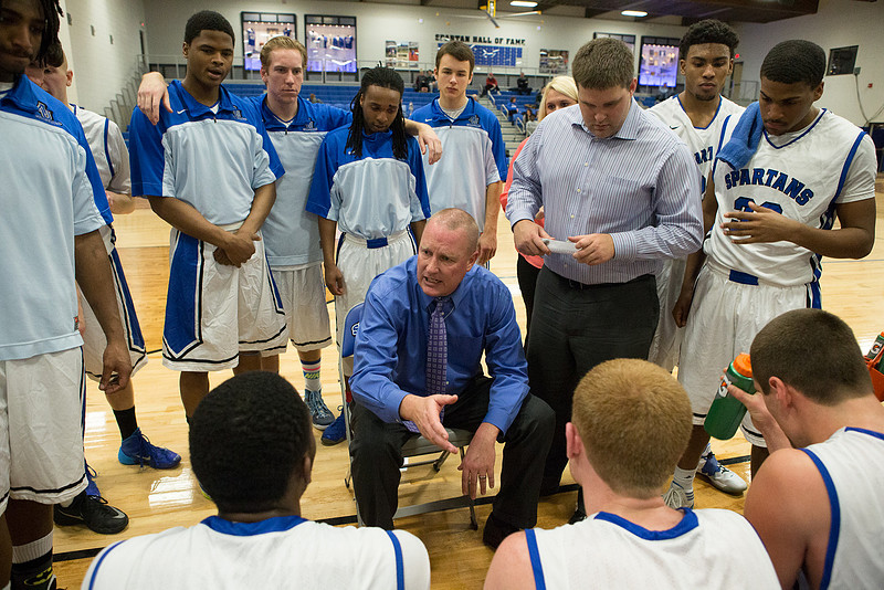 Aurora University vs Dominican University