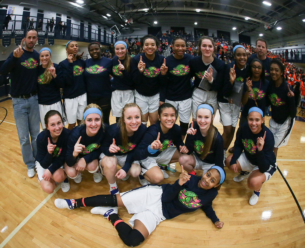 Oswego East Girls Basketball Team