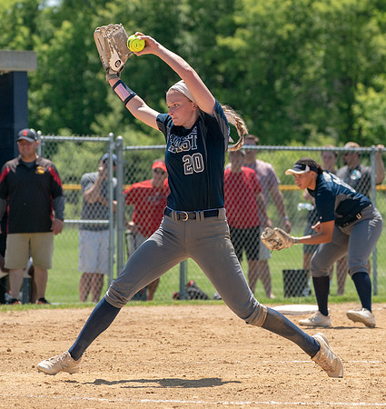 Oswego East class 4A softball regional final